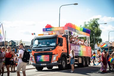 Så deltar ditt företag i Stockholm Pride – steg för steg-guide